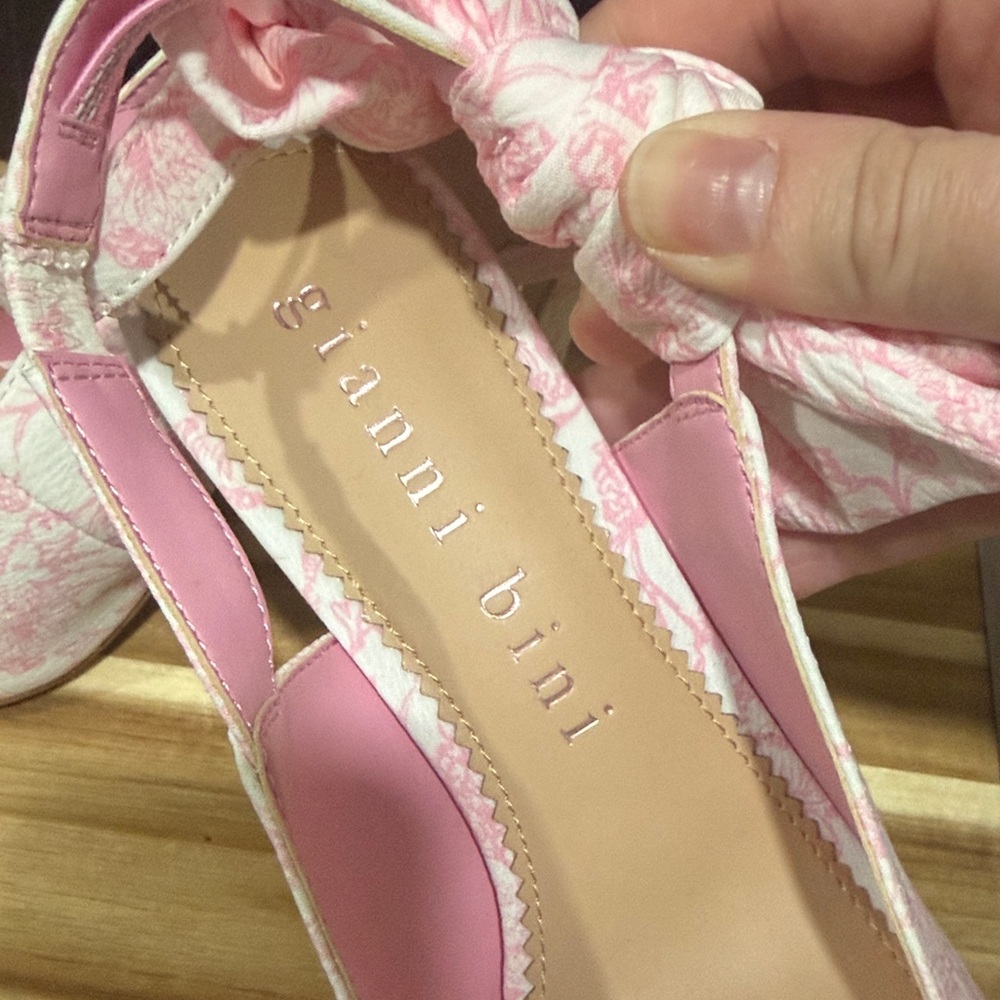 Gianni Bini Pink and White Floral Bow Slingback Heels - Picture 2 of 5